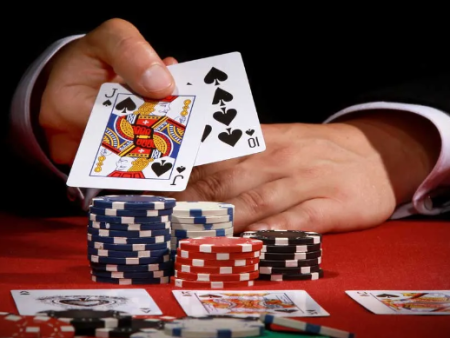 Hướng Dẫn Chơi Texas Hold’em Cho Người Mới: Từ Cơ Bản Đến Nâng Cao