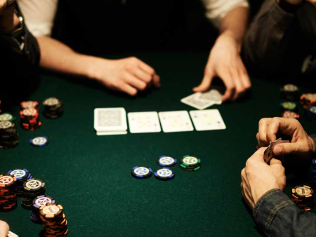 Cách Chơi Poker Tournament: Hướng Dẫn Chi Tiết Để Thành Công Trong Các Giải Đấu