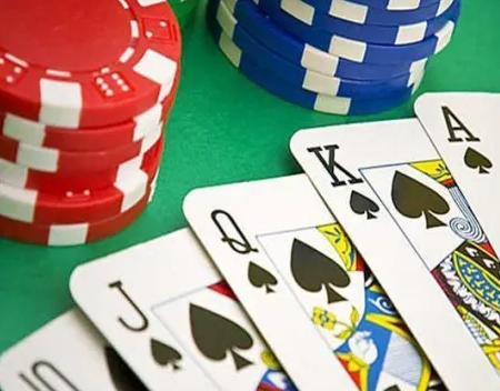 Kinh Nghiệm Chơi Poker: Từ Cơ Bản Đến Chuyên Nghiệp