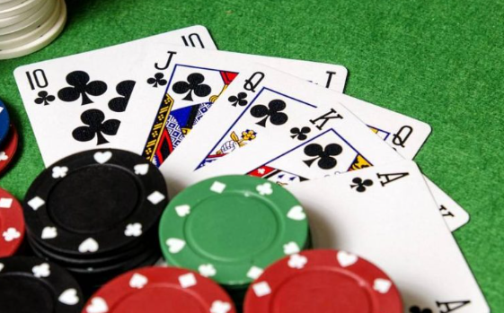 Cách Chơi Poker Chuyên Nghiệp